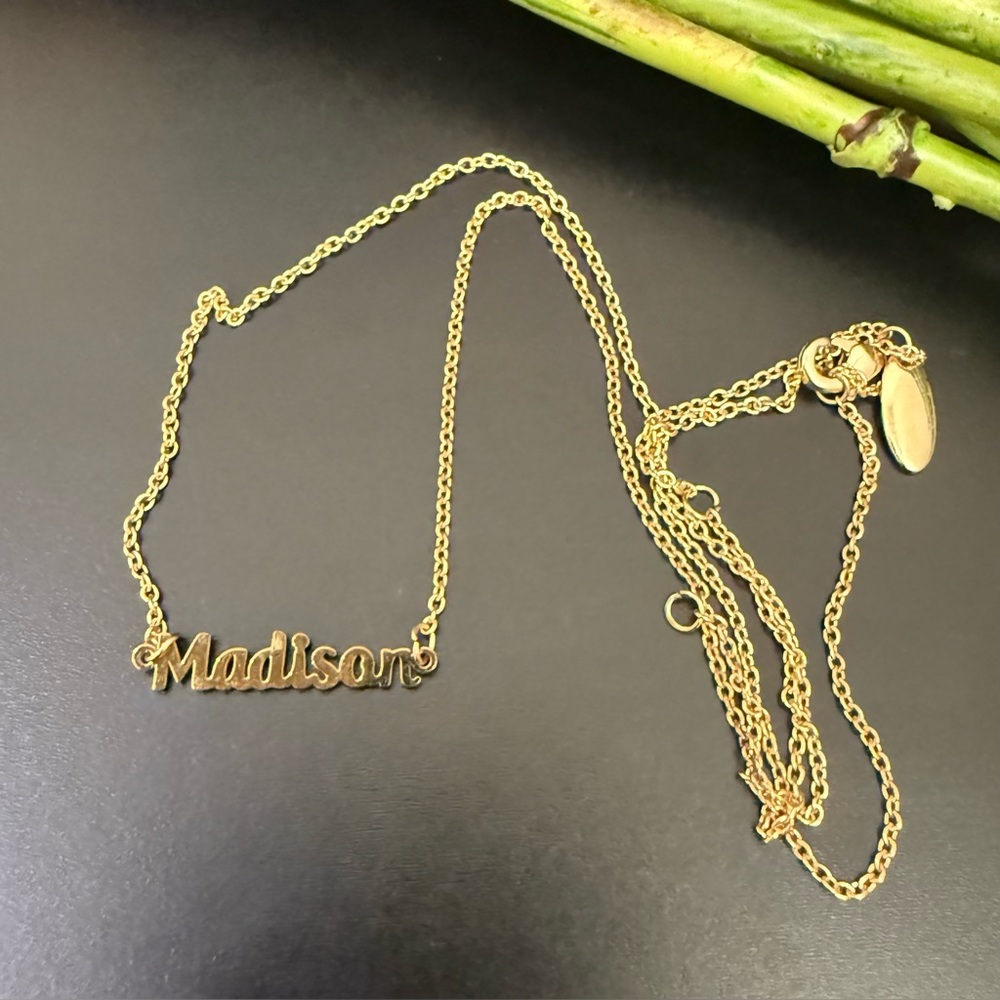 MDB Marina De Buchi Gold-tone Personalized Name “Madison” Pendant Necklace 3g.
